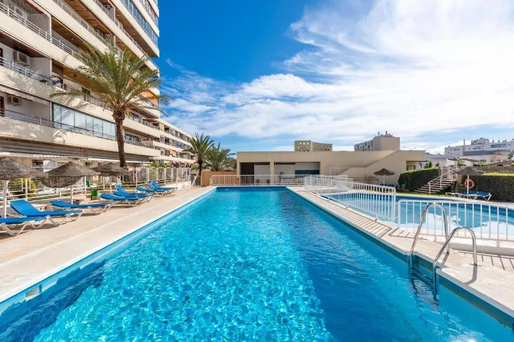 Stunning Seaviews Close To Beach Τορρεμολίνος