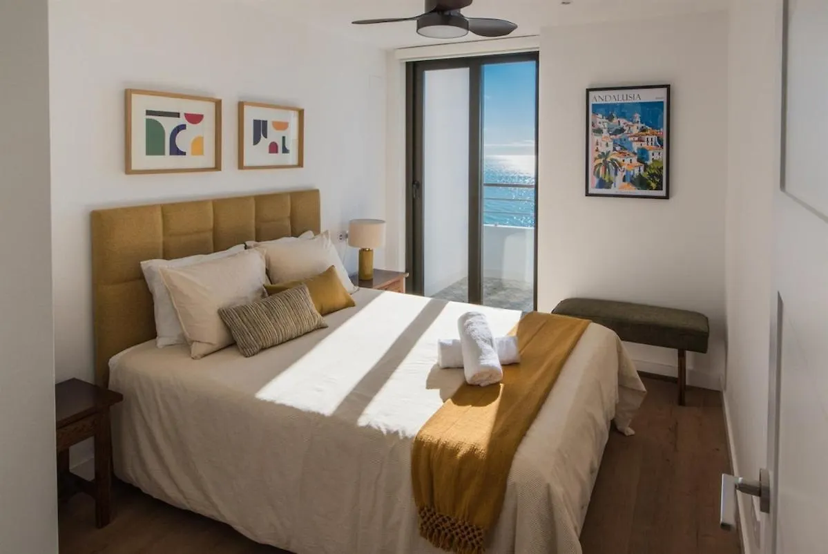 Stunning Seaviews Close To Beach Τορρεμολίνος